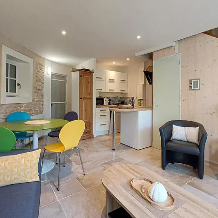 2 Bedroom Lovely In