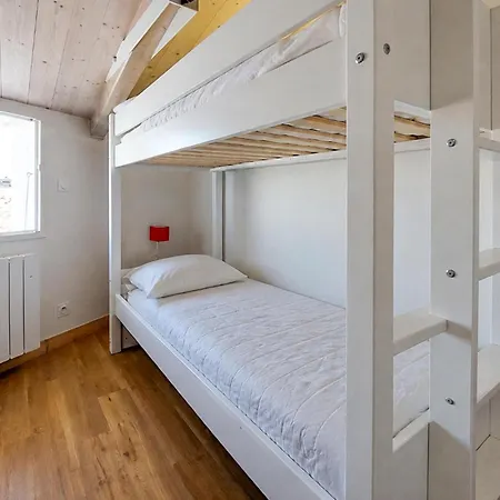 2 Bedroom Lovely In